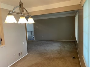 29252 Hoover Rd in Warren, MI - Building Photo - Building Photo