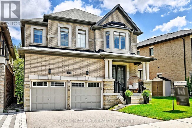 240 Conklin Cres in Aurora, ON - Building Photo - Building Photo