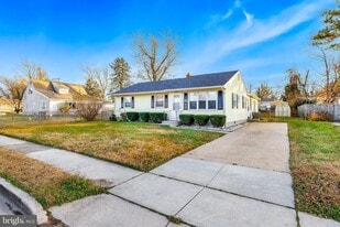 816 Lincoln St in Dover, DE - Building Photo