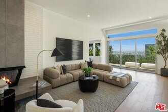 3564 Multiview Dr in Los Angeles, CA - Building Photo - Building Photo