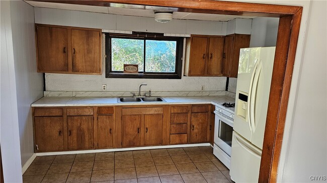 8486 Button Rd in Cicero, NY - Building Photo - Building Photo