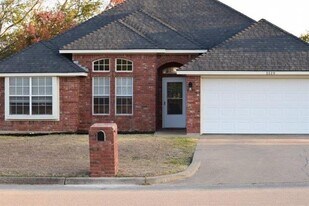 1519 Misty Meadow Dr in Granbury, TX - Building Photo