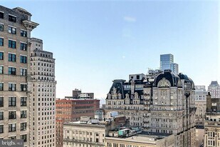 111 S 15th St in Philadelphia, PA - Building Photo