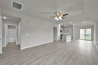 488 Dalloway St in Montgomery, TX - Building Photo - Building Photo