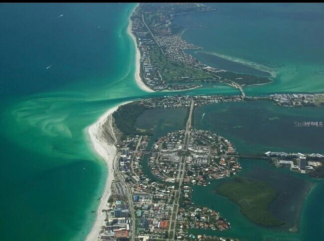 807 Bayport Wy in Longboat Key, FL - Foto de edificio - Building Photo