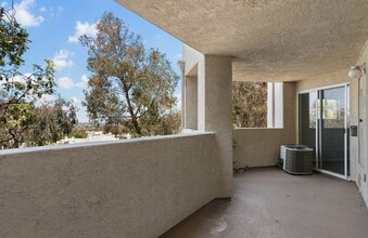 11345 Affinity Ct, Unit Affinity Condo in San Diego, CA - Building Photo - Building Photo