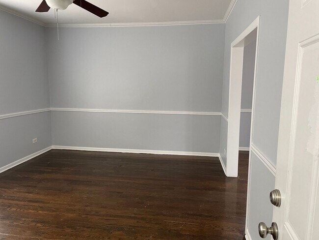 8411 S Elizabeth St in Chicago, IL - Foto de edificio - Building Photo