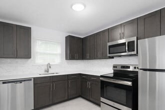 HudsonView Living in Peekskill, NY - Foto de edificio - Building Photo