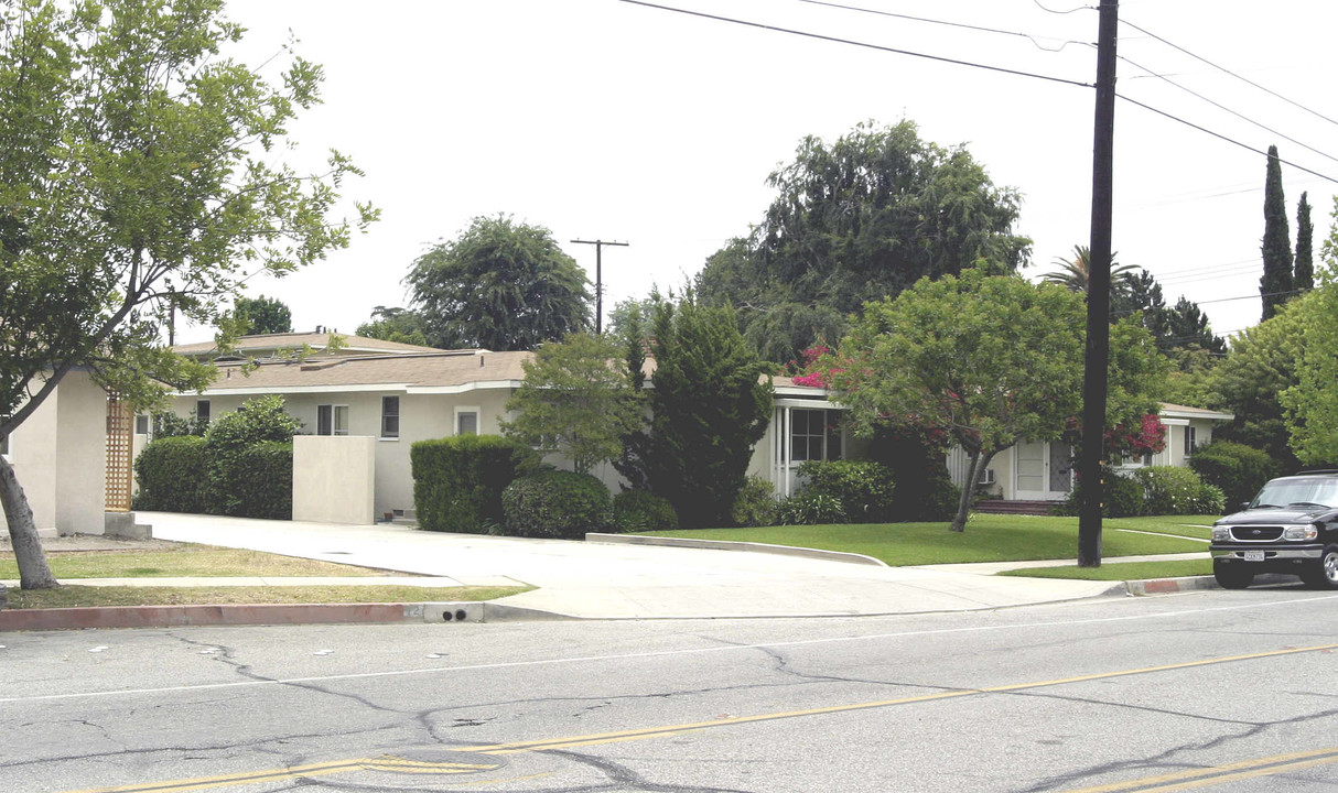 1250 S Marengo Ave in Pasadena, CA - Building Photo