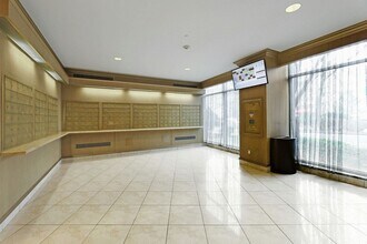 2200 N Central Rd in Fort Lee, NJ - Building Photo - Building Photo