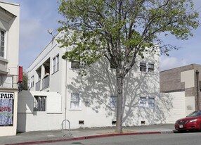 5456 Lawton Ave in Oakland, CA - Building Photo