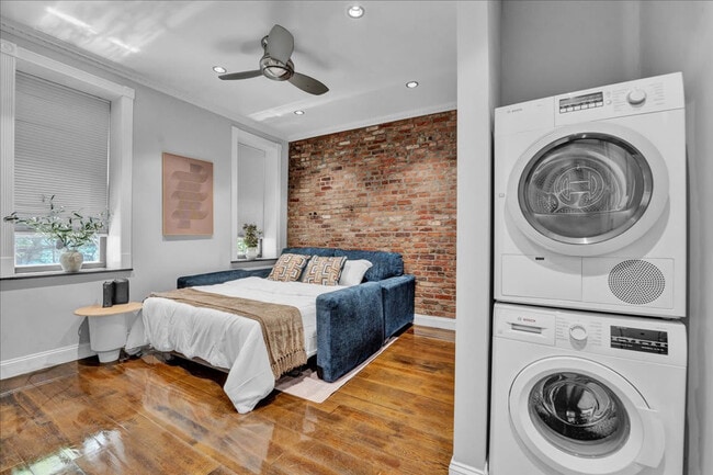 346 E 18th St in New York, NY - Building Photo - Building Photo