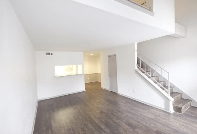 1124 Rutland Dr, Unit 0013 in Austin, TX - Building Photo - Building Photo