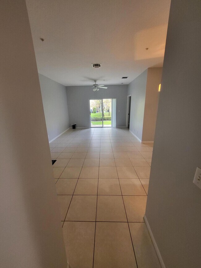 102 Lighthouse Cir-Unit -A in Jupiter, FL - Building Photo - Building Photo