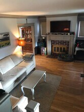 409 Iola Rd in St Matthews, KY - Foto de edificio - Building Photo