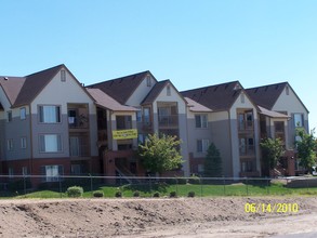 Spring Hollow Apartments in Brighton, CO - Foto de edificio - Building Photo