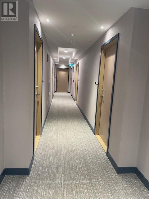 395 Square One Dr in Mississauga, ON - Building Photo - Building Photo