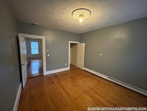 284 Chelsea St in Boston, MA - Building Photo - Building Photo