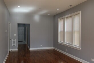 4120 W Gladys Ave in Chicago, IL - Building Photo - Building Photo
