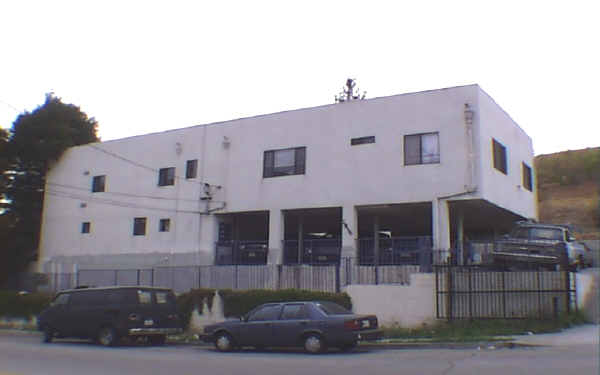 2915 Lincoln Park Ave in Los Angeles, CA - Foto de edificio - Building Photo