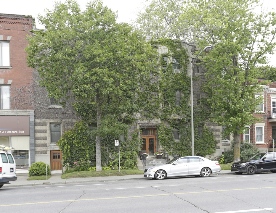 4775 W Rue Sherbrooke O in Westmount, QC - Building Photo