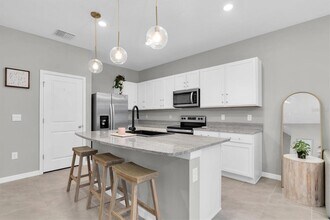 2945 Suncoast Plains Dr in Odessa, FL - Building Photo - Building Photo
