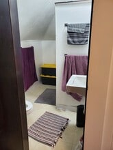 1719 1/2 N Oneida St, Unit Appleton Upper Duplex in Appleton, WI - Foto de edificio - Building Photo