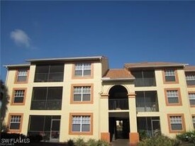 7975 Preserve Cir in Naples, FL - Building Photo