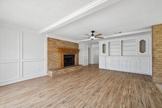 382 Dawn Hill Dr in Friendswood, TX - Building Photo - Building Photo
