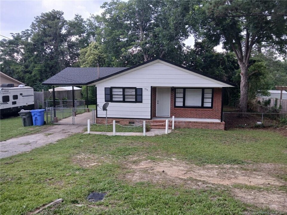 3934 Village Dr in Fayetteville, NC - Building Photo