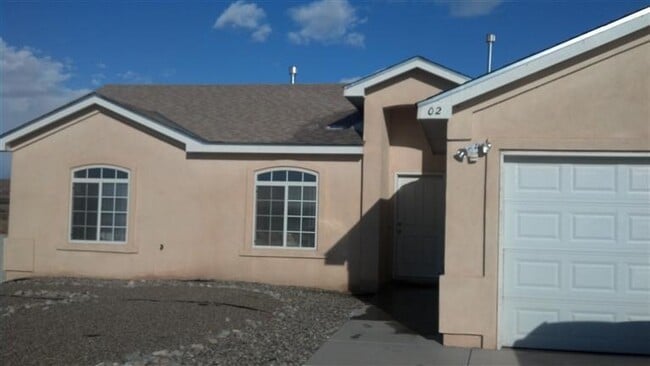 2 Romans Pl in Los Lunas, NM - Building Photo - Building Photo