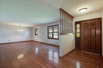 702 W 6th Ave in Lenoir City, TN - Building Photo - Building Photo