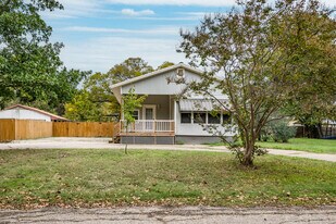 112 Queenswood Dr in Mabank, TX - Building Photo