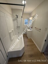 1305 Stem St in Pittsburgh, PA - Building Photo - Building Photo