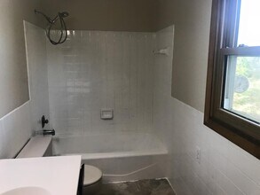 9008 93rd Ave N in Brooklyn Park, MN - Building Photo - Building Photo