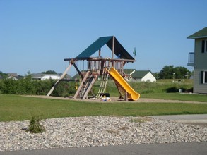 Meadows Edge Apartments in Detroit Lakes, MN - Foto de edificio - Building Photo