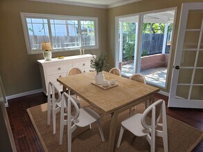 2785 Washington Ave in Redwood City, CA - Building Photo - Building Photo