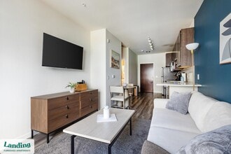 11221 Synergy Dr in Wauwatosa, WI - Foto de edificio - Building Photo