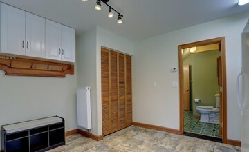 1015 E Hanna Cir in Wasilla, AK - Building Photo - Building Photo