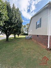 183 Woodlee Ct in McMinnville, TN - Foto de edificio - Building Photo