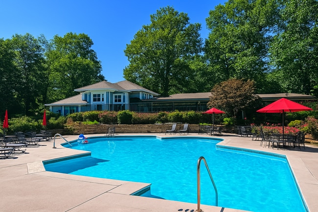 property at 903 Summit North Dr NE