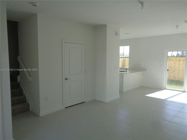 2514 SE 29th St in Homestead, FL - Building Photo - Building Photo