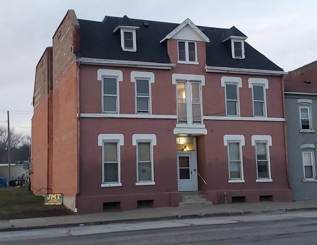 property at 710 W 3rd St