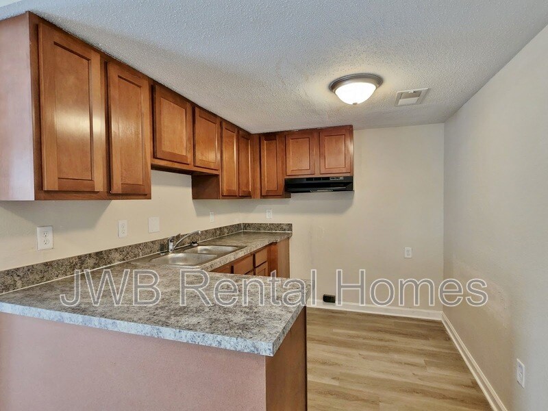 851 Bert Rd in Jacksonville, FL - Building Photo