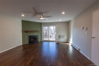 303 Old Mill Rd in Tuxedo, NY - Building Photo - Building Photo