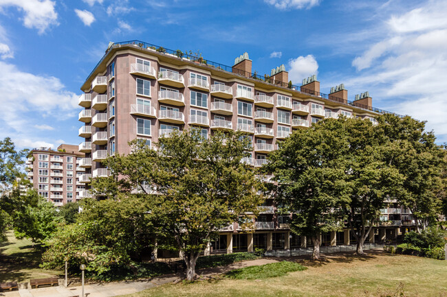 Harbour Square in Washington, DC - Building Photo - Primary Photo