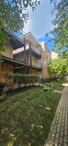 4613 N Beacon St, Unit 4616-2D in Chicago, IL - Building Photo