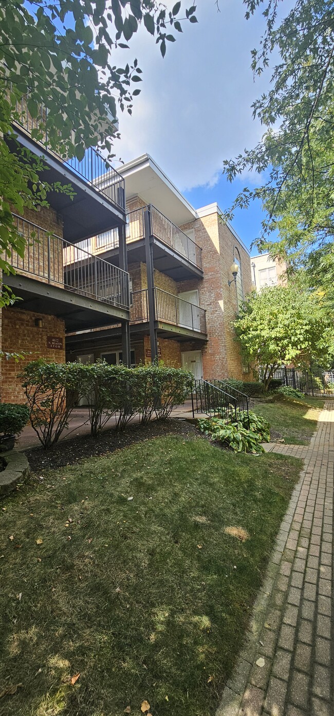 4613 N Beacon St, Unit 4616-1B