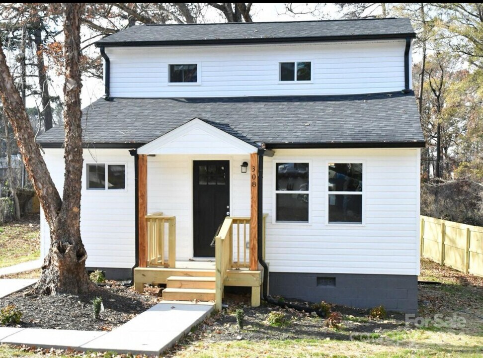 308 Alexander St in Mooresville, NC - Building Photo