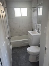 19 Randall St, Unit First Floor in Taunton, MA - Foto de edificio - Building Photo